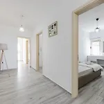 Mabel-the Jacuzzi Rooftop By Ps Apartment *