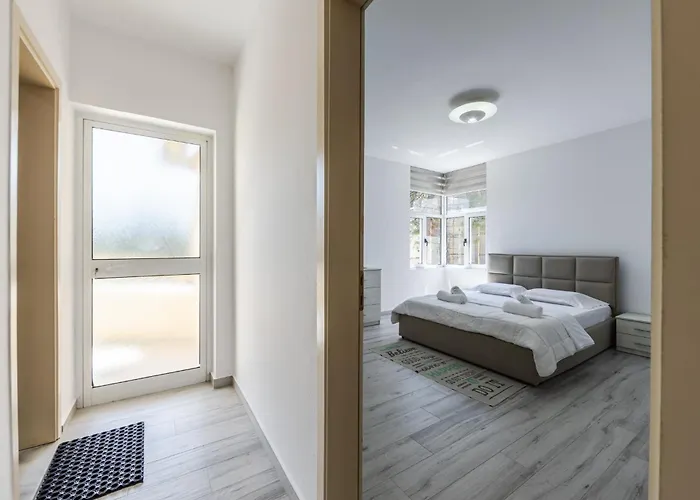 Mabel-the Jacuzzi Rooftop By Ps * Golem (Tirana)